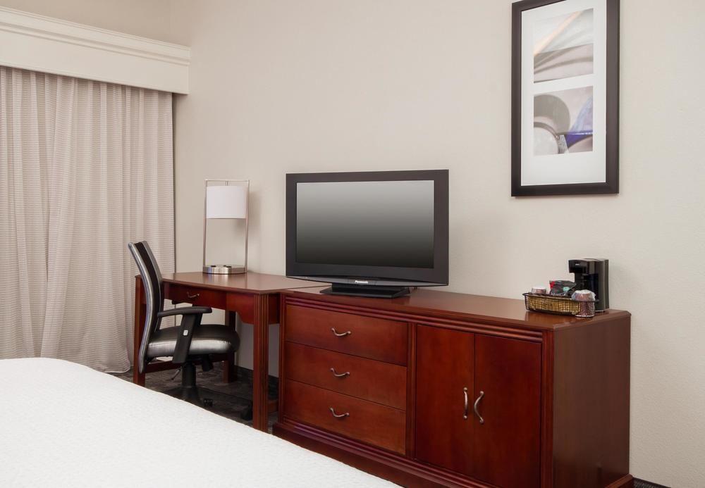 מלון Courtyard By Marriott פאלמדייל מראה חיצוני תמונה