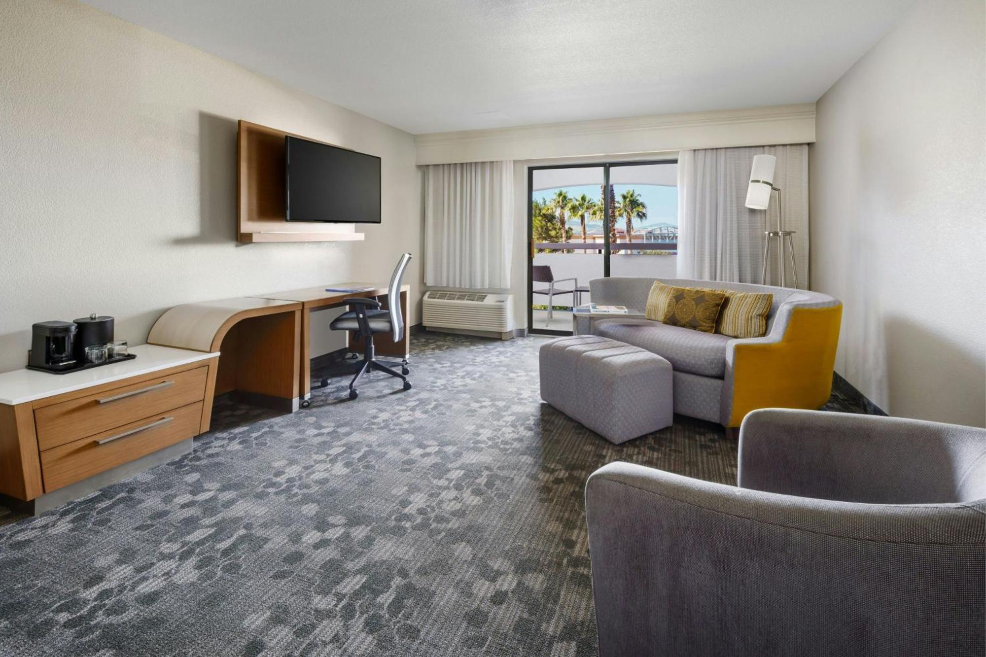 מלון Courtyard By Marriott פאלמדייל מראה חיצוני תמונה