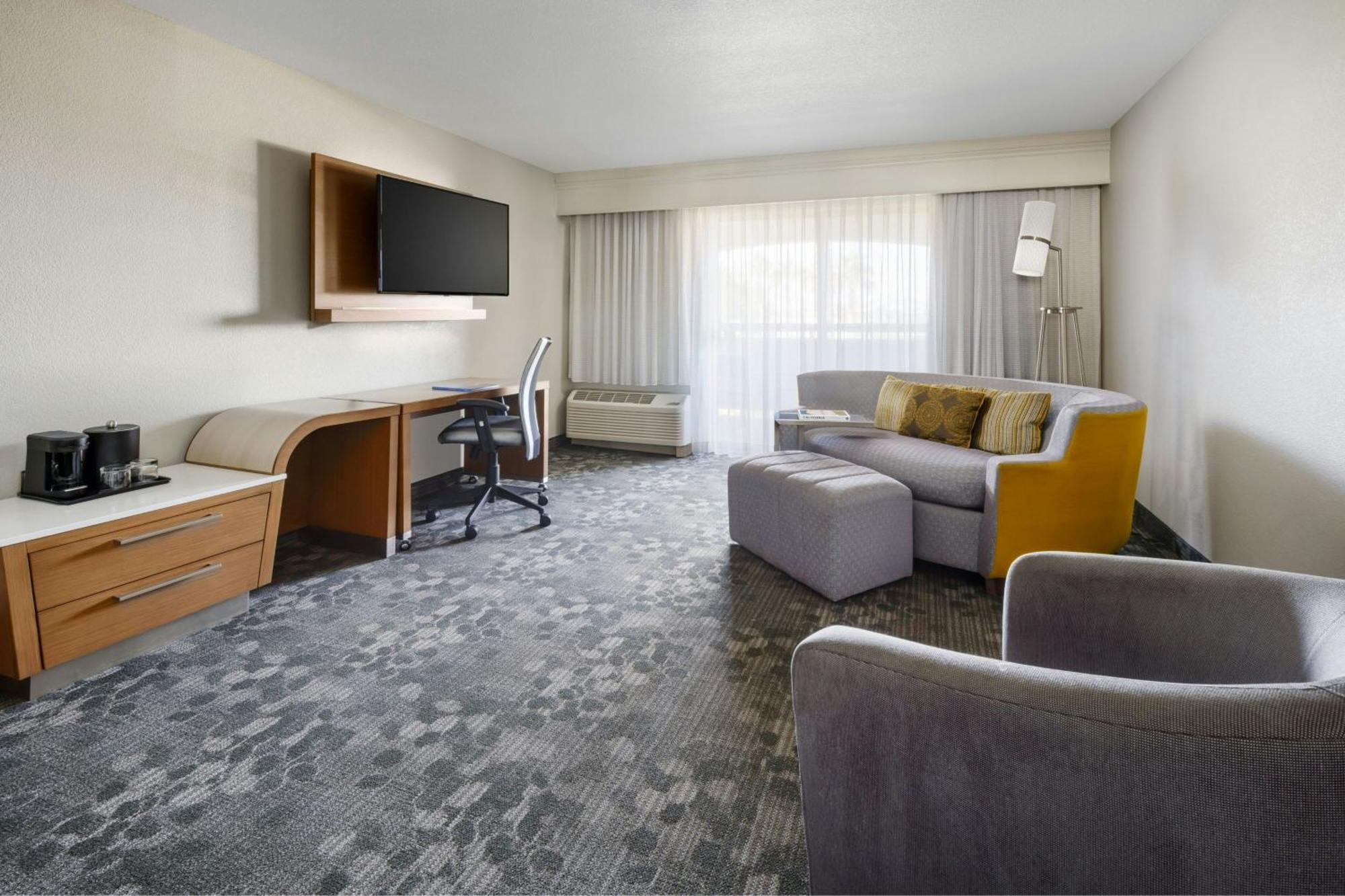 מלון Courtyard By Marriott פאלמדייל מראה חיצוני תמונה