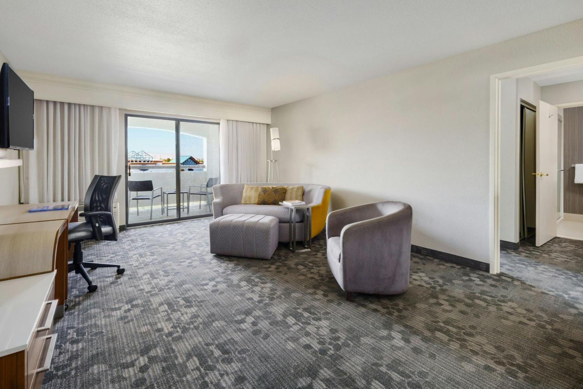 מלון Courtyard By Marriott פאלמדייל מראה חיצוני תמונה