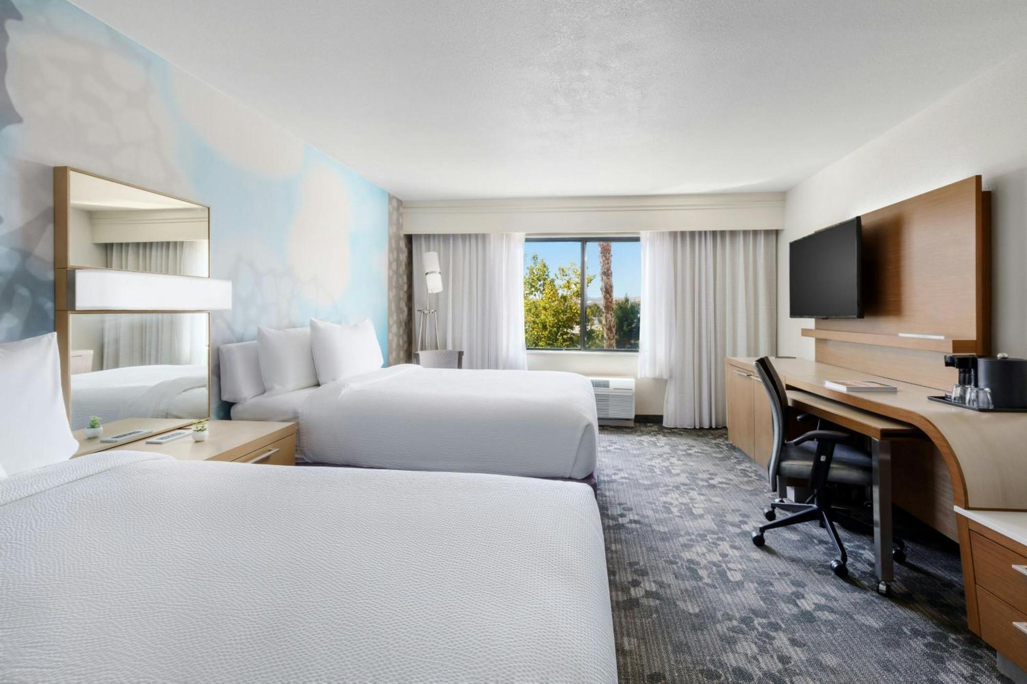 מלון Courtyard By Marriott פאלמדייל מראה חיצוני תמונה