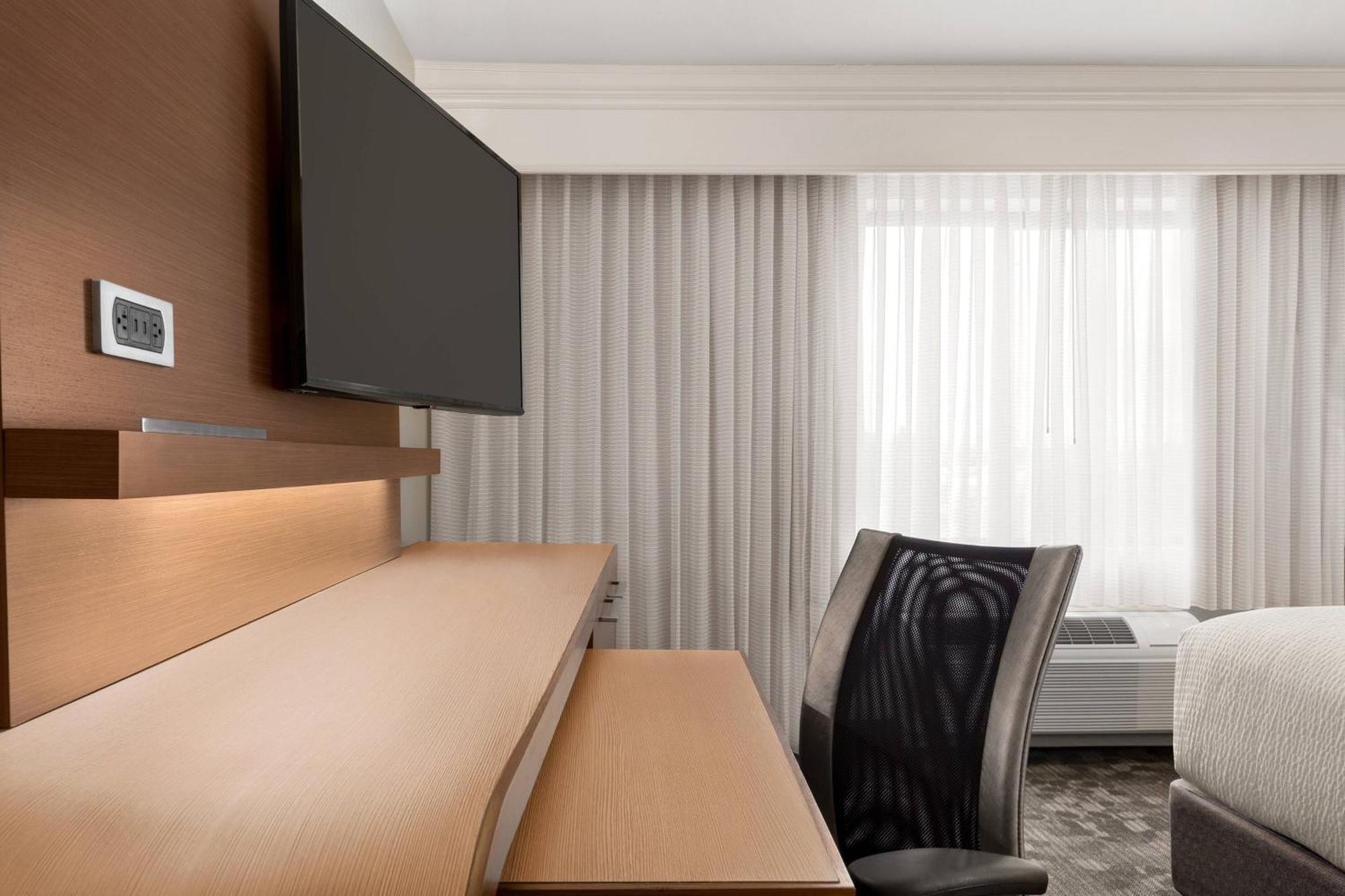 מלון Courtyard By Marriott פאלמדייל מראה חיצוני תמונה