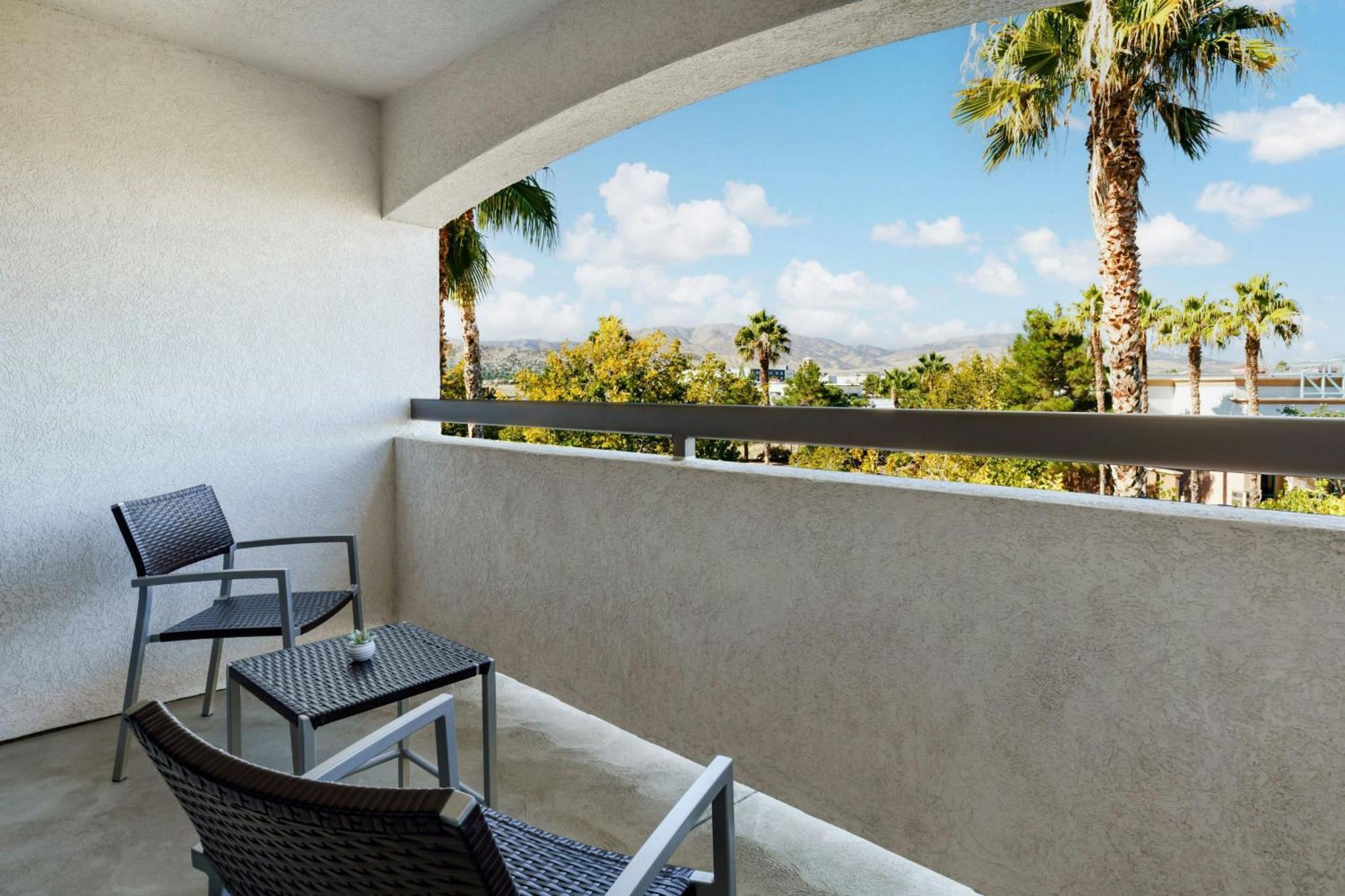 מלון Courtyard By Marriott פאלמדייל מראה חיצוני תמונה